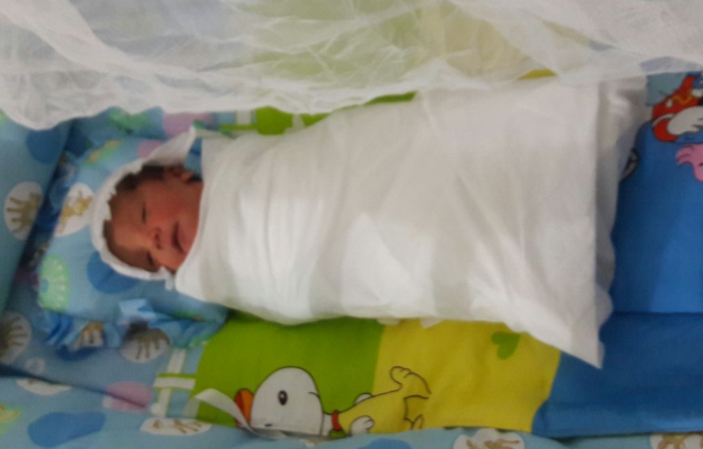Newborn – Month 1 continued